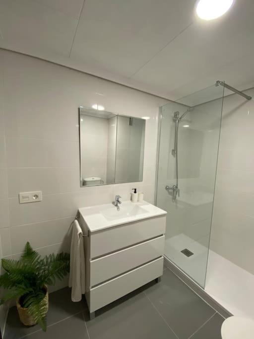 Апартаменты Apartamento En Benicasim Con Piscina Беникасим Экстерьер фото